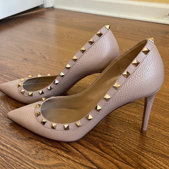 Valentino Garavani Rockstud Leather Pump - Picture 4 of 6